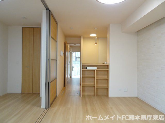 熊本市東区花立５丁目のアパートの居間・リビング|※現況優先