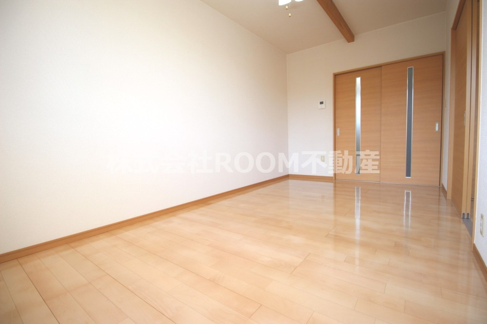 ラ・メール吉尾の居間・リビング