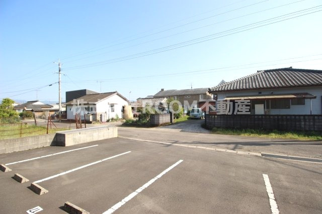 ラ・メール吉尾の駐車場