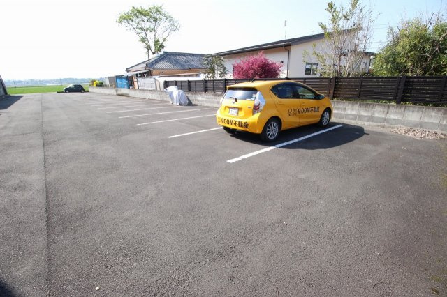 ラ・メール吉尾の駐車場