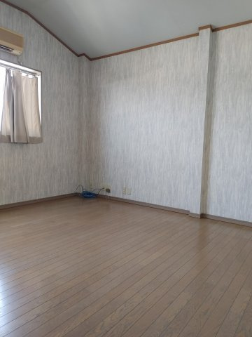 TSガレージ＆貸事務所の内装|洋室8.4帖