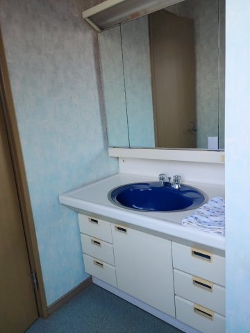 TSガレージ＆貸事務所の独立洗面台