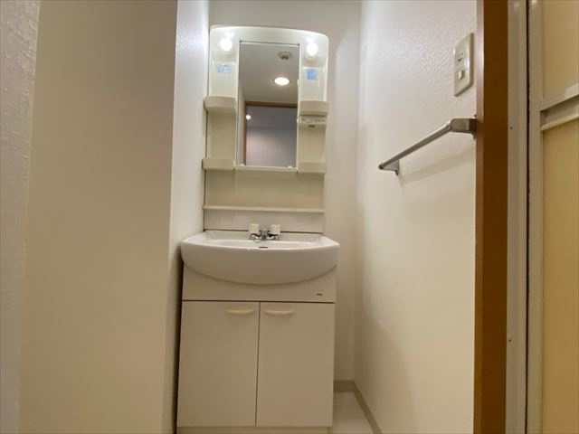 ラフォーレ千種 | 名古屋市の賃貸ならMy賃貸の独立洗面台|ラフォーレ千種
※反転タイプ