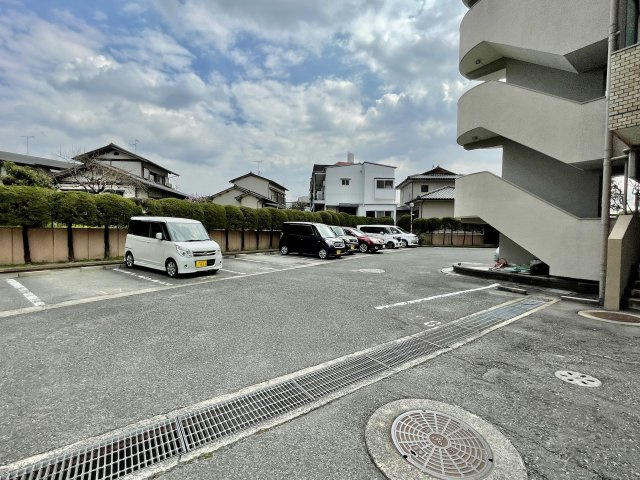 ふよう別府ハイツの駐車場