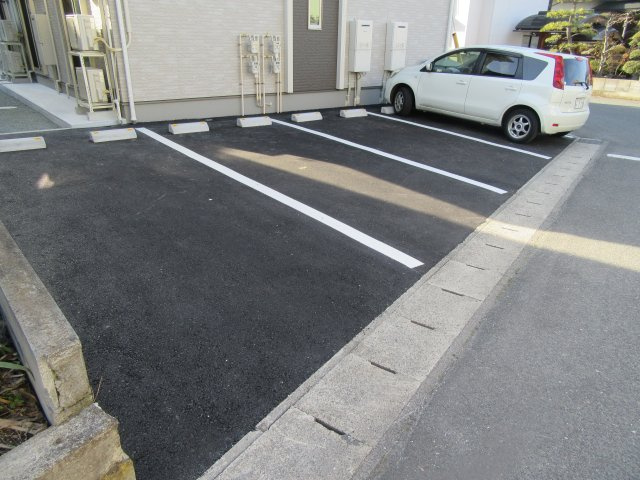 MKルミネの駐車場
