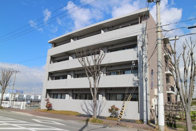 パインプロスの外観