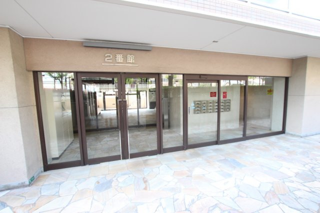 アネシス空港東弐番館のエントランス