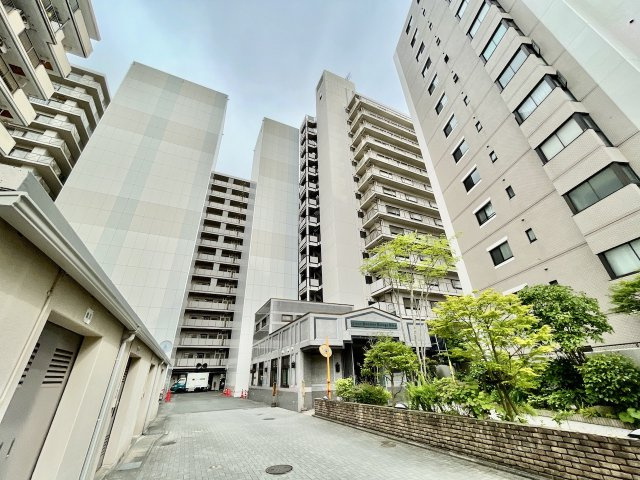 ライオンズマンション春日公園の外観