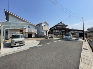 【前面道路含む現地写真】