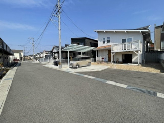 【前面道路含む現地写真】