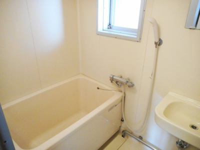 【浴室】 | スカイハイツタカラ | ※同物件、別のお部屋の写真です