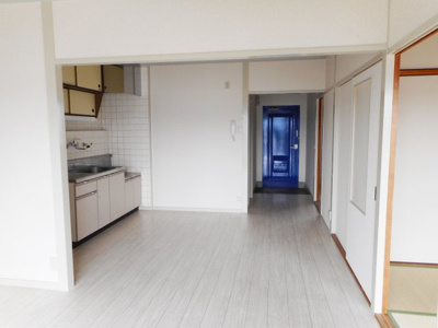 【居間・リビング】 | スカイハイツタカラ | ※同物件、別のお部屋の写真です