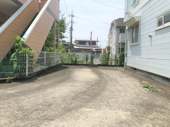 モンパレス桐生第2-2の駐車場
