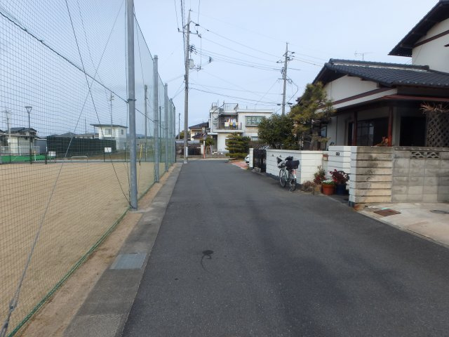 連島町鶴新田　売地　現況渡しの前面道路含む現地写真