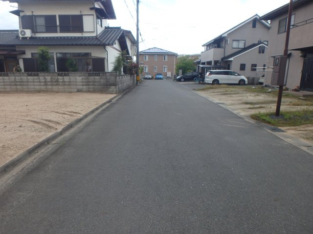 連島町鶴新田　売地　解体更地渡しの前面道路含む現地写真