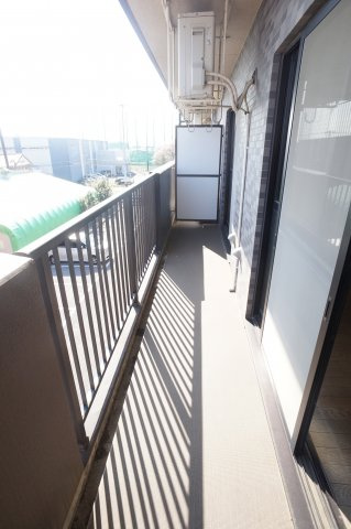 パオ・ヤマニシのバルコニー|広いバルコニーです