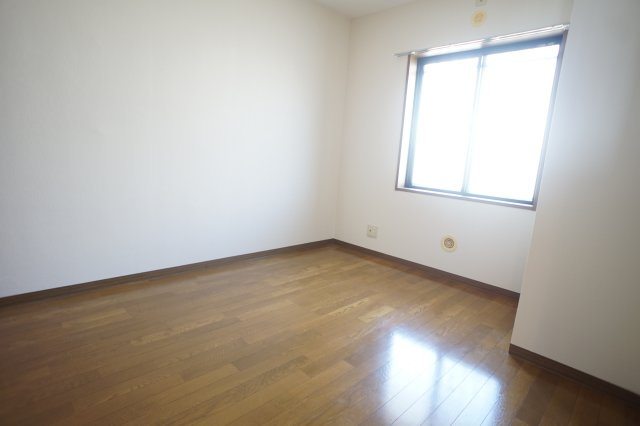 パオ・ヤマニシの寝室|洋室２部屋のうれしい間取りです