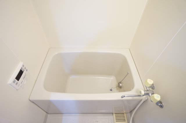 パオ・ヤマニシの浴室|ゆったりお風呂は疲れも癒されますね