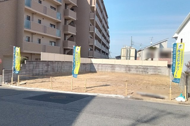 富田林市加太３丁目の売地の前面道路含む現地写真