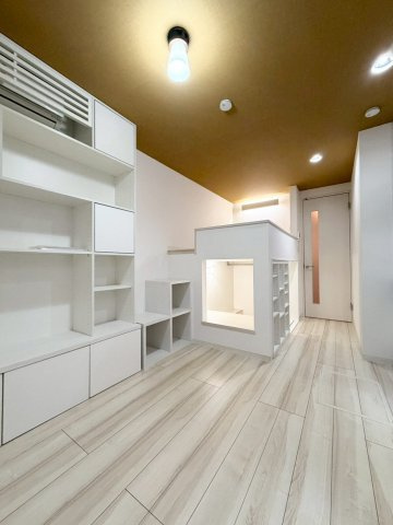 ホープベル西早稲田の居間・リビング|築浅物件