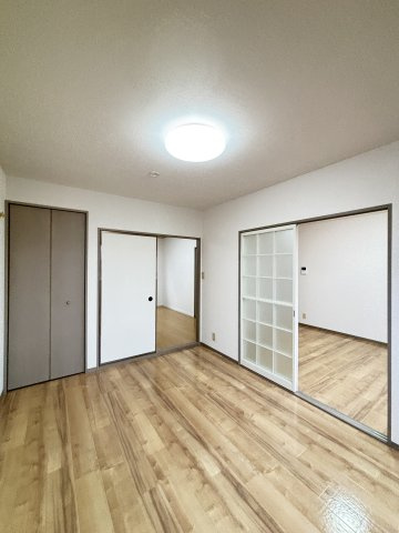 ラルカンシェルB棟の洋室