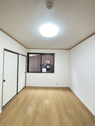 ラルカンシェルB棟の洋室