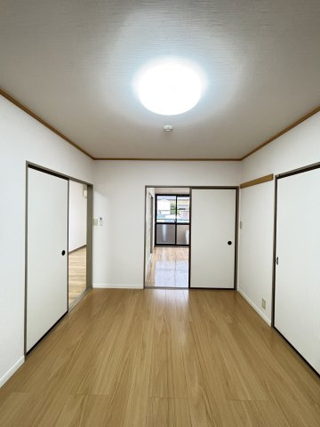 ラルカンシェルB棟の洋室
