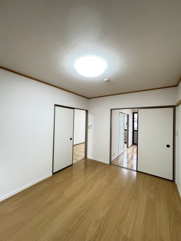 ラルカンシェルB棟の洋室