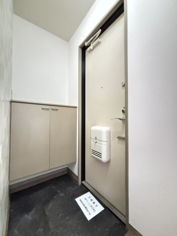 ラルカンシェルB棟の玄関
