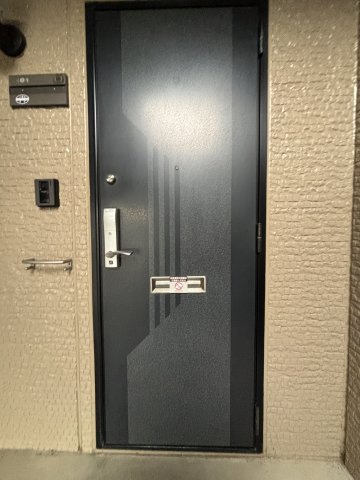 ラルカンシェルB棟の玄関