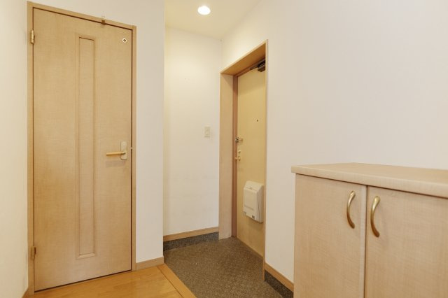 フォーチュナ・ヴィラージュの玄関