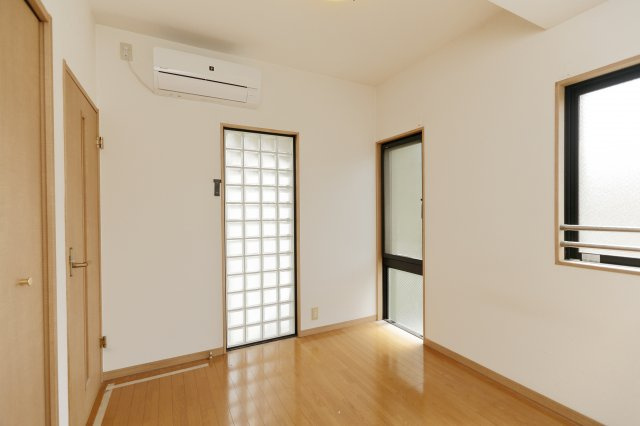 フォーチュナ・ヴィラージュの洋室