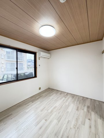 Newプレジール倉敷A棟の洋室