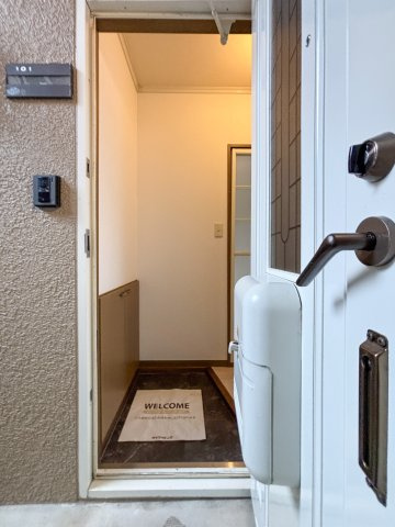 Newプレジール倉敷A棟の玄関