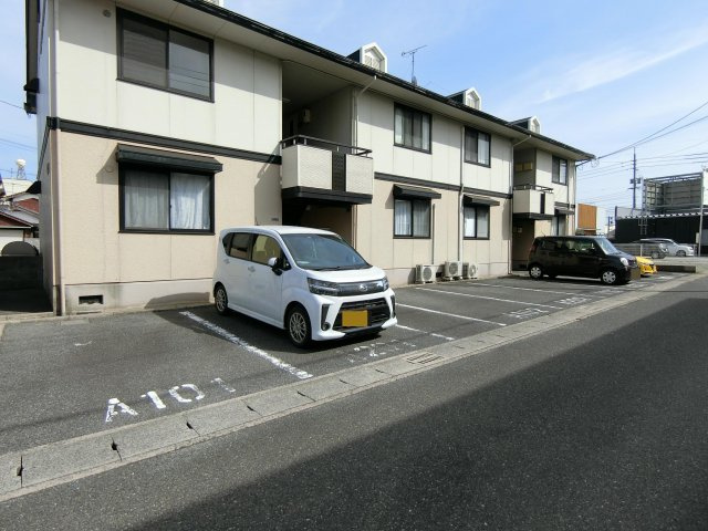 Newプレジール倉敷A棟の駐車場