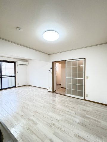 Newプレジール倉敷A棟の居間・リビング