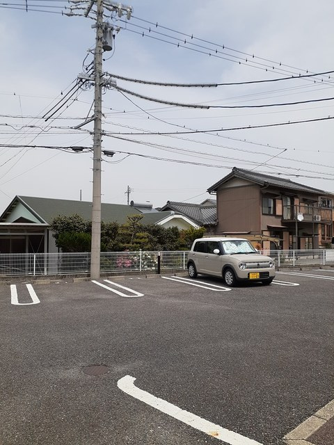 エアリーヒルズⅠの駐車場
