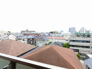 【展望】 | バルコニーからの眺望です♪4階にあるので人目が気にならないのが嬉しいですよね☆