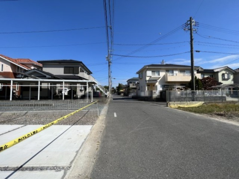 碧南市尾城町21-1期新築分譲住宅　2号棟の前面道路含む現地写真|碧南市尾城町21-1期新築分譲住宅前面道路写真です。南東側公道約6.4ｍ