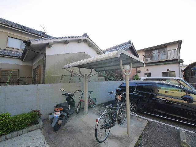 アルドゥル大和郡山の寝室|駐輪場です