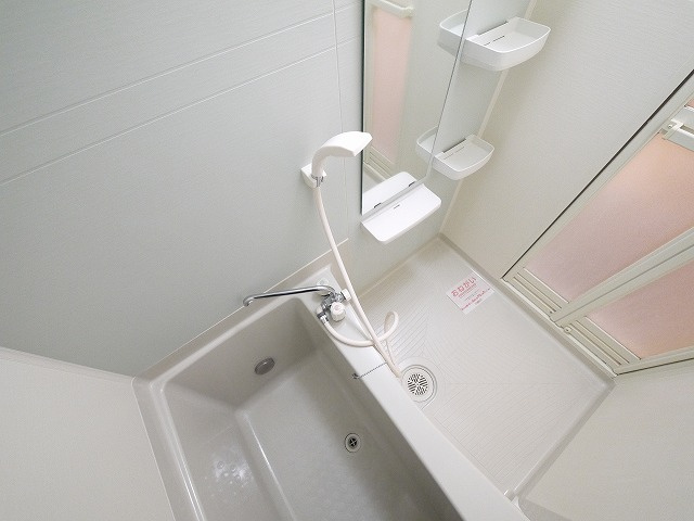 アルドゥル大和郡山の玄関|日々の疲れを癒すお風呂付です