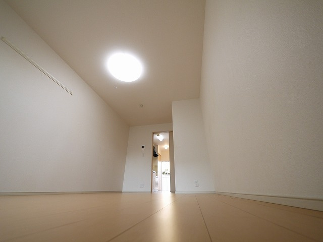 アルドゥル大和郡山のキッチン|ゆったりした洋室です