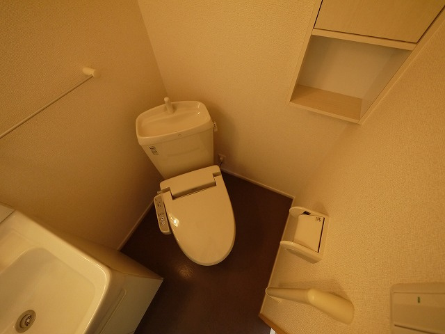 アルドゥル大和郡山のバルコニー|トイレもきれいです
