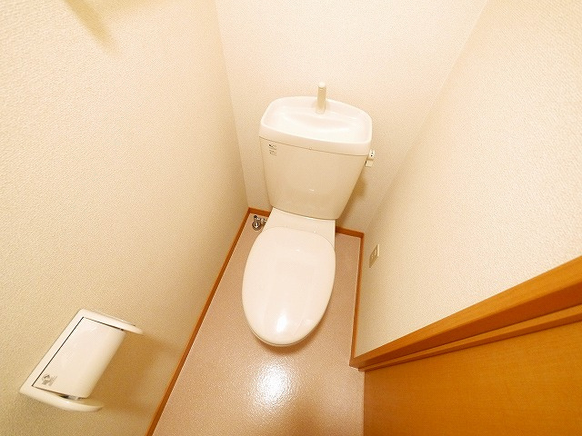 アンソレイエ　（前裁町）のトイレ|コンパクトで使いやすいトイレです