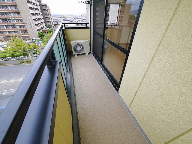アンソレイエ　（前裁町）のバルコニー|お洗濯にも便利なバルコニー付き