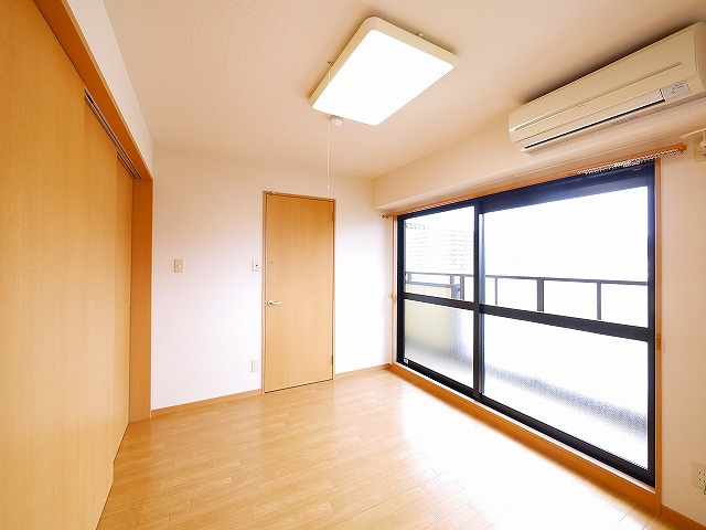 アンソレイエ　（前裁町）の寝室|ゆとりの広さです