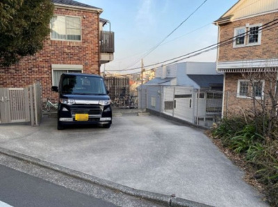 【駐車場】 | 小田アパート | 隣の敷地