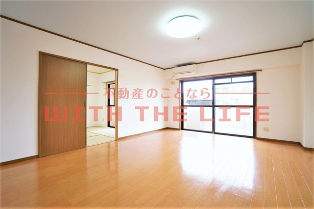 コンフォールⅡ【キャッシュバック対象物件】の居間・リビング|ゆったりとしたリビングです