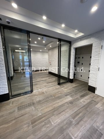 アドバンス西梅田ビオスのエントランス|建物の内部です