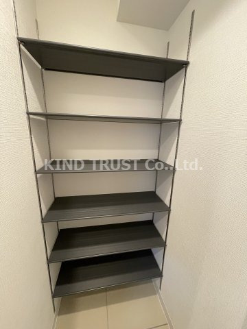 アドバンス西梅田ビオスの玄関